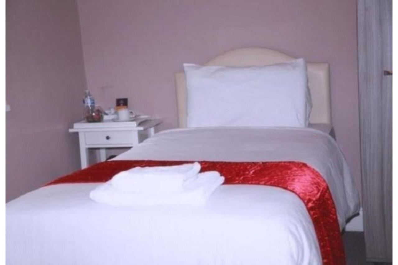 Hampton Court Hotel East Molesey Luaran gambar
